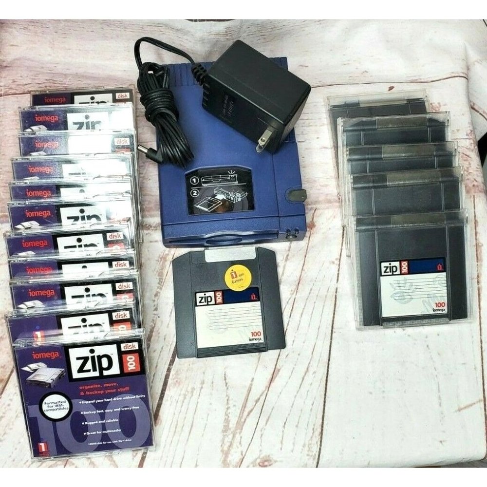 Iomega External Zip Drive Z100P2 With Original Power And 17 Zip Disk Included